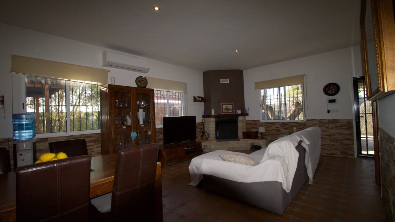 3 makuuhuone Maalaistalo myytävänä paikassa Sucina mukana uima-altaan 
autotalli - 270 000 € (Ref: 6583533)