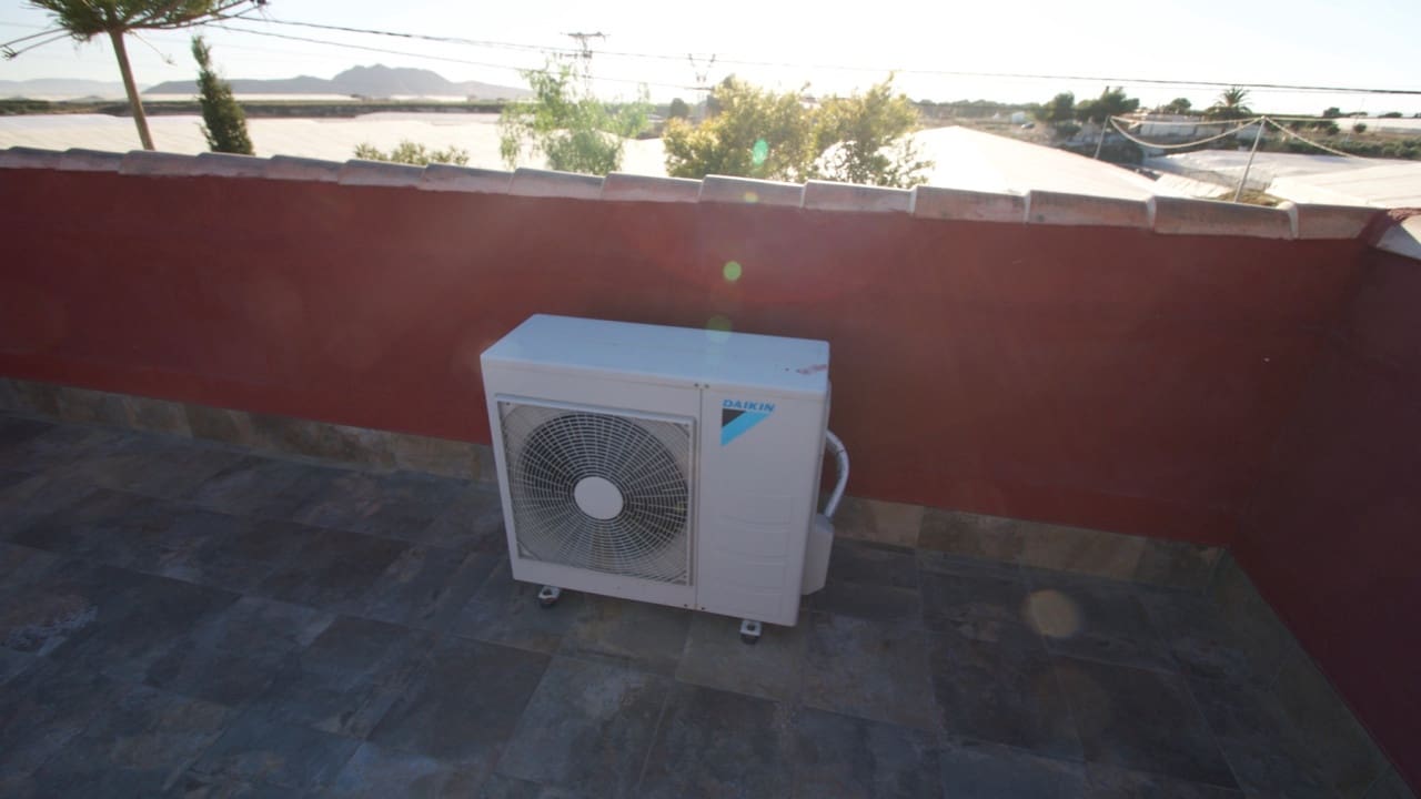 3 makuuhuone Maalaistalo myytävänä paikassa Sucina mukana uima-altaan 
autotalli - 270 000 € (Ref: 6583533)