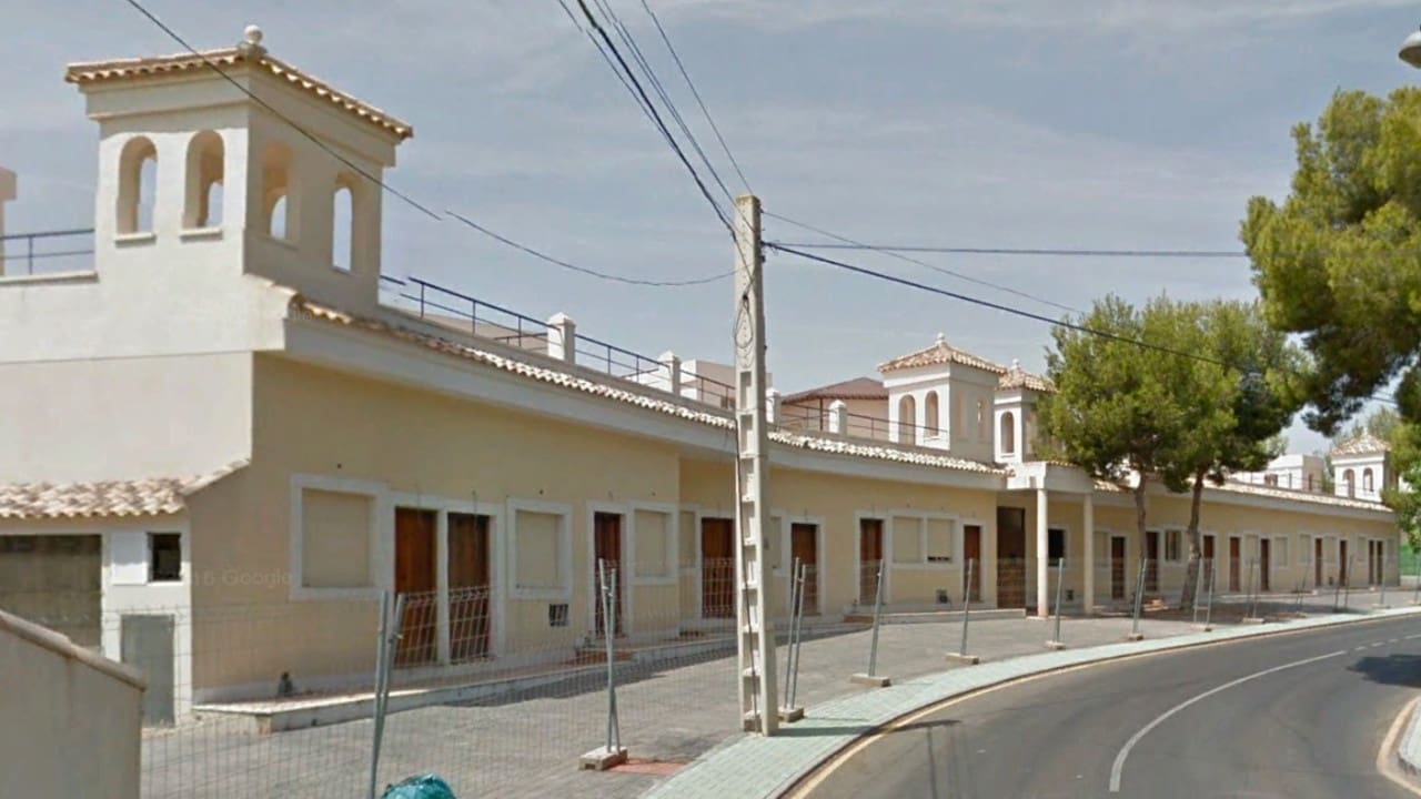 28 bedroom Commercial for sale in Pinar de Campoverde with garage - € 950,000 (Ref: 6612200)