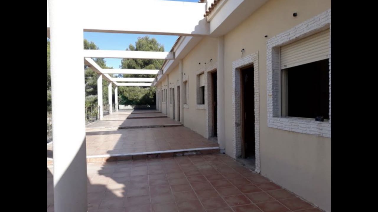 28 bedroom Commercial for sale in Pinar de Campoverde with garage - € 950,000 (Ref: 6612200)