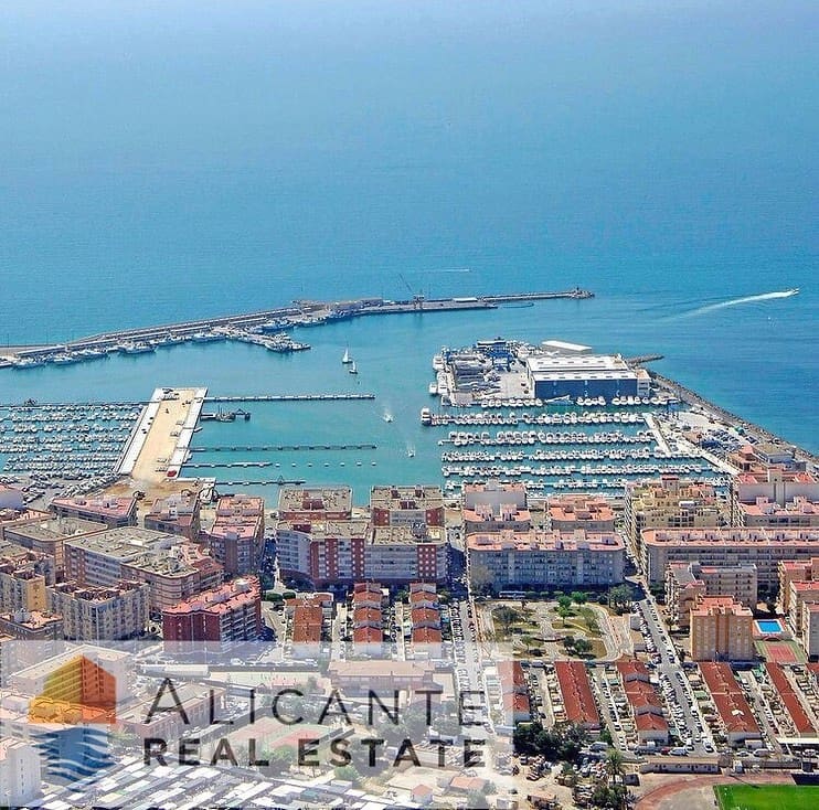 3 bedroom Villa for sale in Polop with pool garage - € 435,000 (Ref: 6769780)