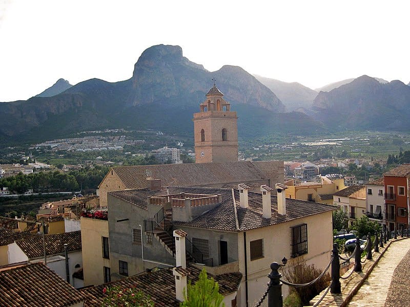 3 bedroom Villa for sale in Polop with pool garage - € 435,000 (Ref: 6769780)