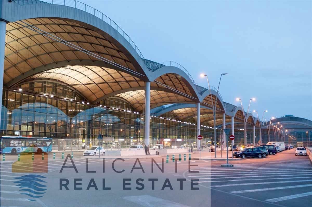 3 bedroom Villa for sale in Polop with pool garage - € 435,000 (Ref: 6769780)