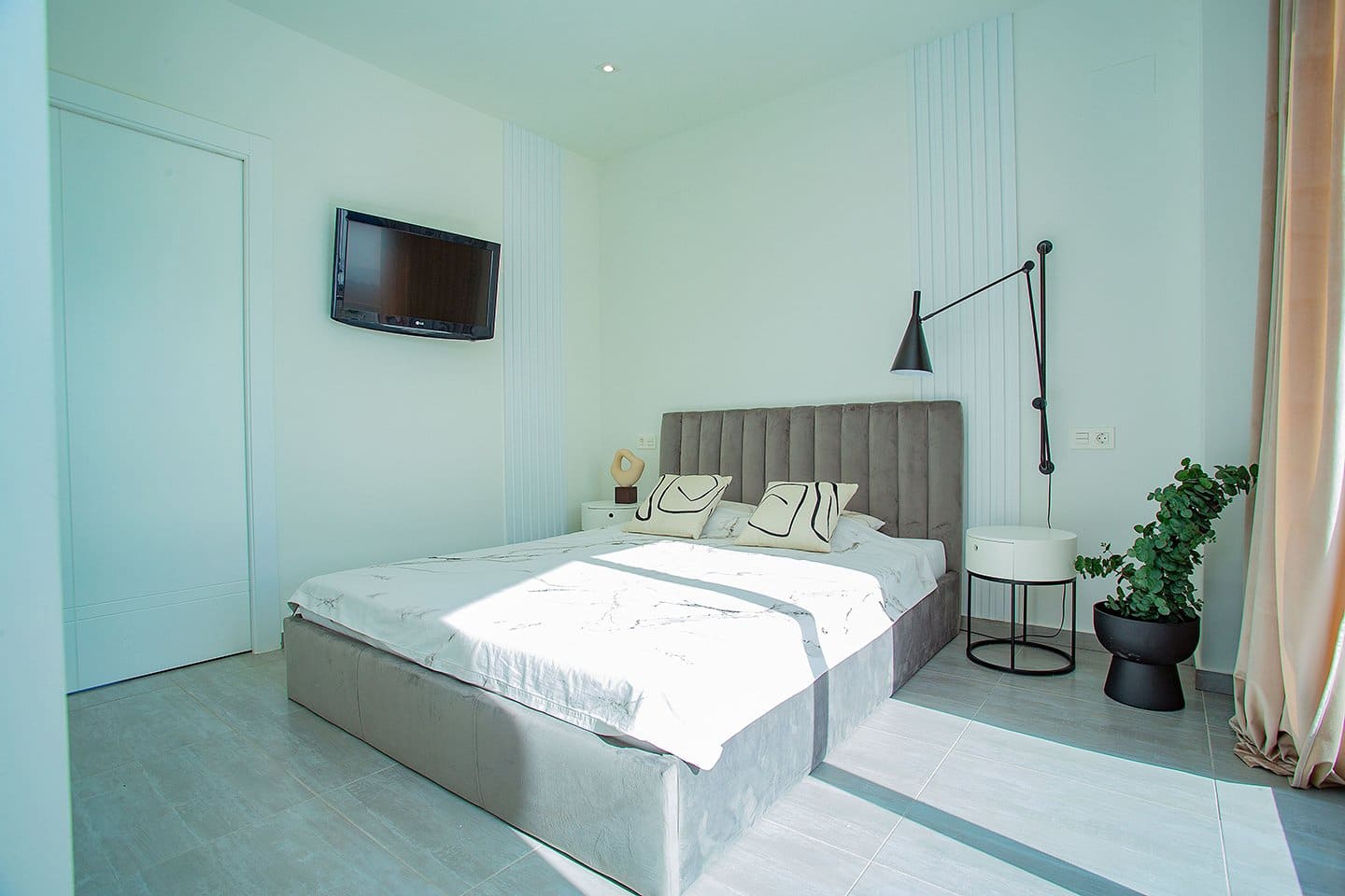 4 soveværelse Villa til salg i Torrevieja med swimmingpool garage - € 895.000 (Ref: 7048241)