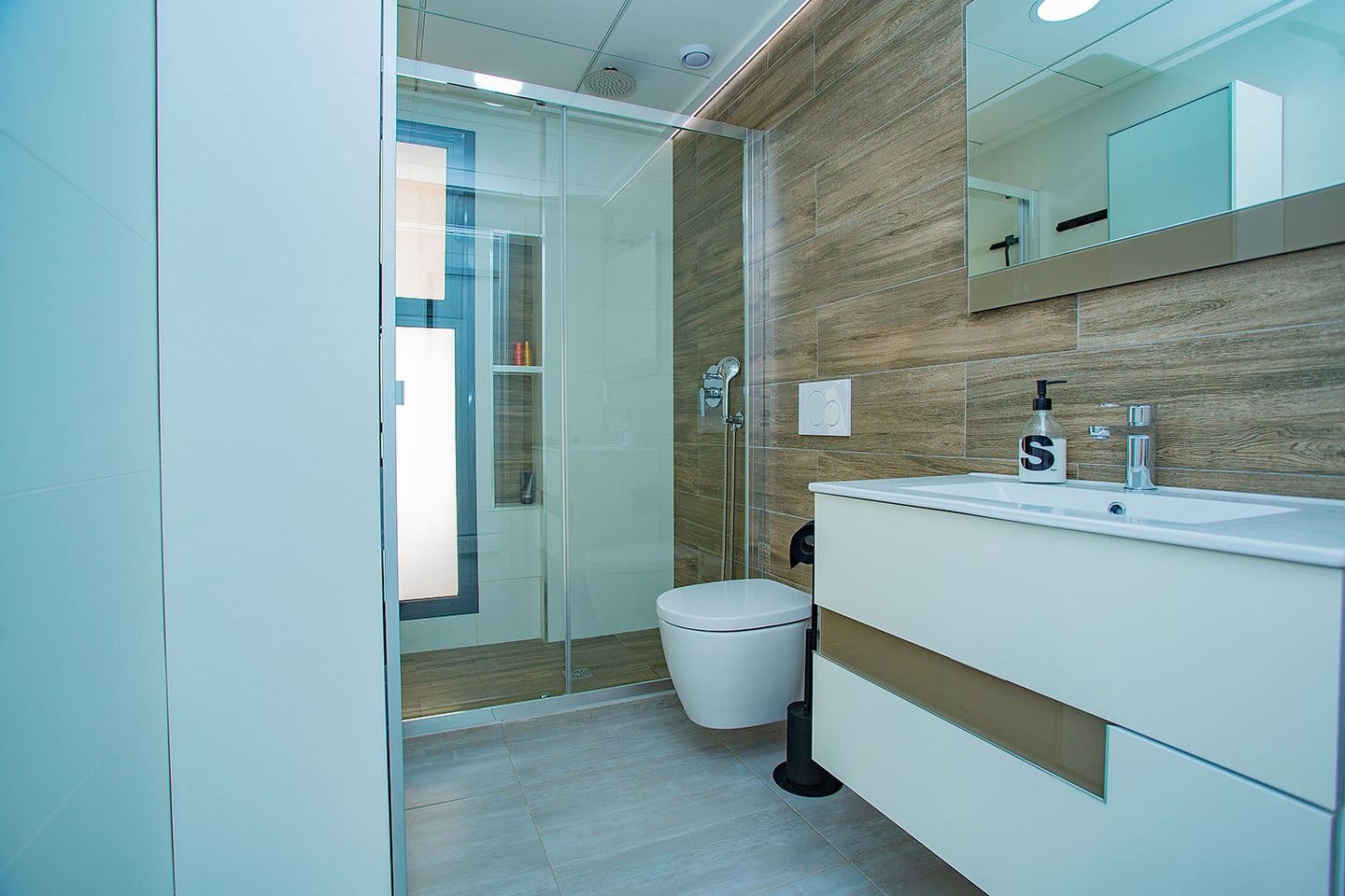 4 soveværelse Villa til salg i Torrevieja med swimmingpool garage - € 895.000 (Ref: 7048241)