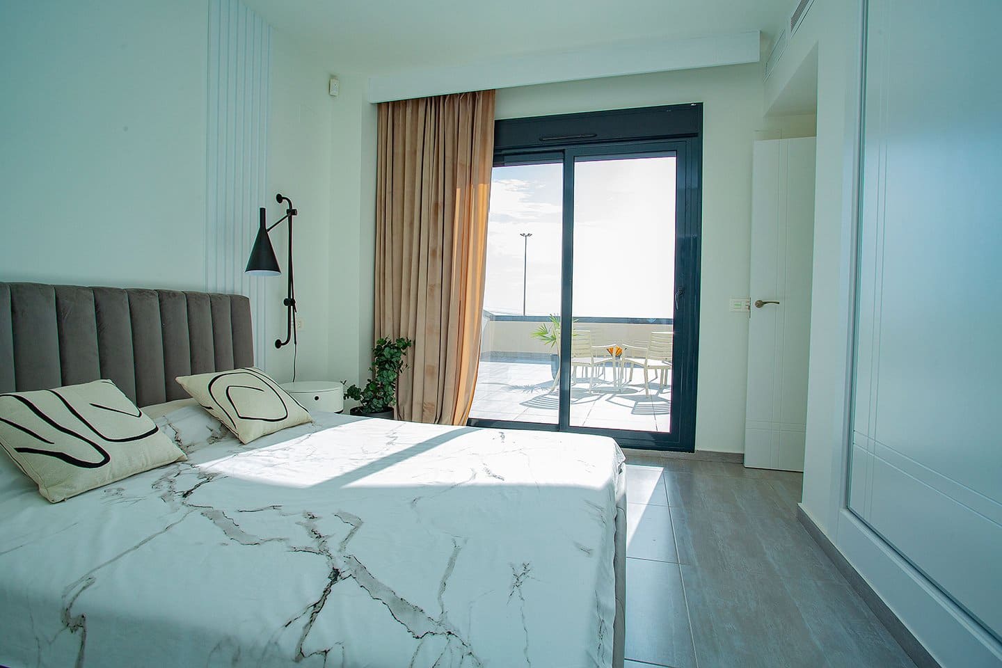 4 soveværelse Villa til salg i Torrevieja med swimmingpool garage - € 895.000 (Ref: 7048241)