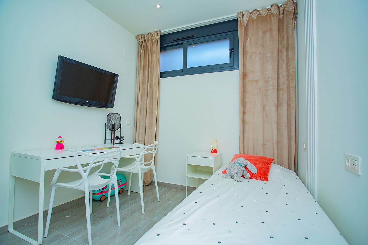 4 soveværelse Villa til salg i Torrevieja med swimmingpool garage - € 895.000 (Ref: 7048241)