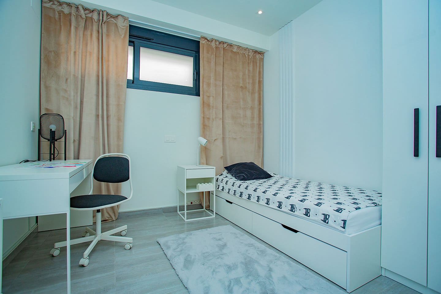 4 soveværelse Villa til salg i Torrevieja med swimmingpool garage - € 895.000 (Ref: 7048241)