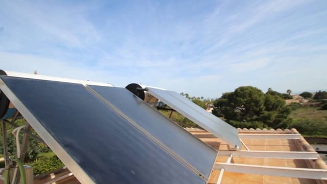 9 Zimmer Villa zu verkaufen in Lomas de Cabo Roig - Los Dolses, Orihuela mit Pool Garage - 690.000 € (Ref: 7107604)