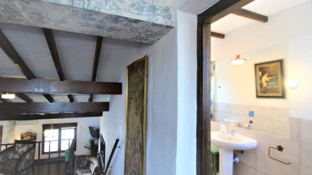 9 bedroom Villa for sale in Orihuela Costa with pool garage - € 690,000 (Ref: 7107604)