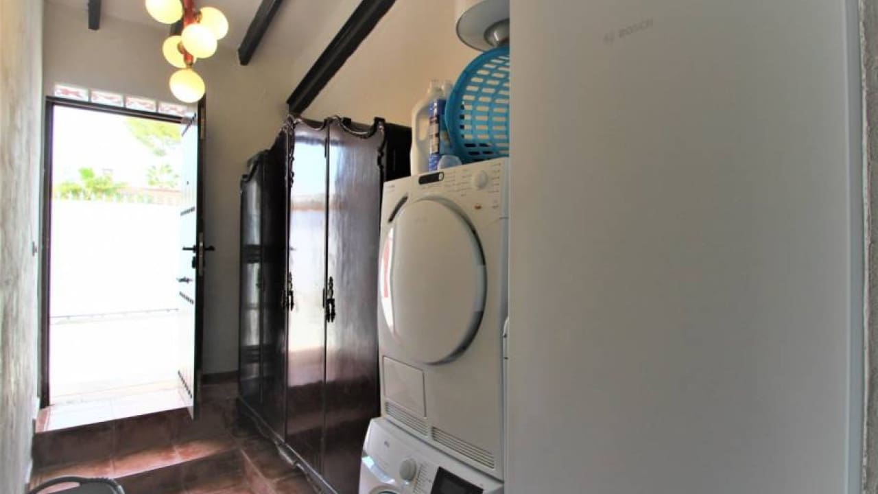 9 bedroom Villa for sale in Orihuela Costa with pool garage - € 690,000 (Ref: 7107604)