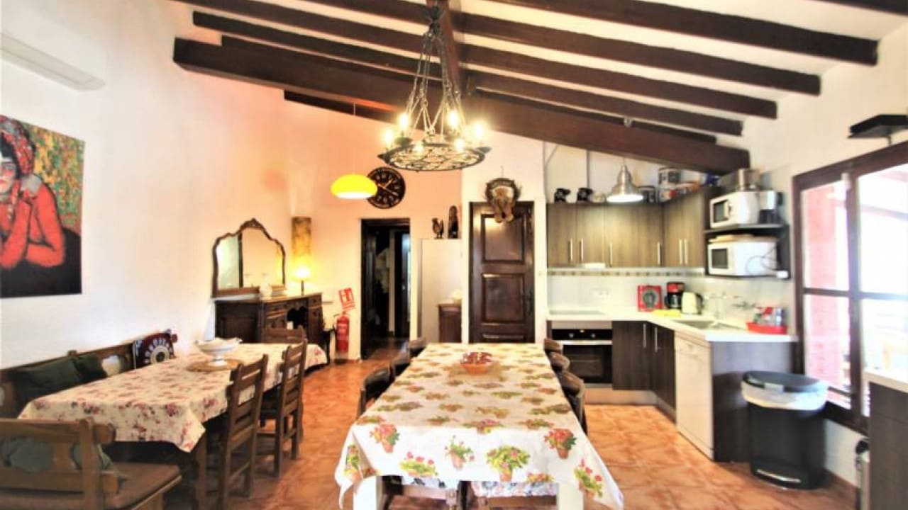 9 bedroom Villa for sale in Orihuela Costa with pool garage - € 690,000 (Ref: 7107604)