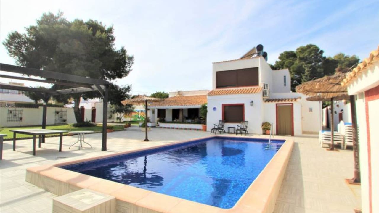 9 bedroom Villa for sale in Orihuela Costa with pool garage - € 690,000 (Ref: 7107604)