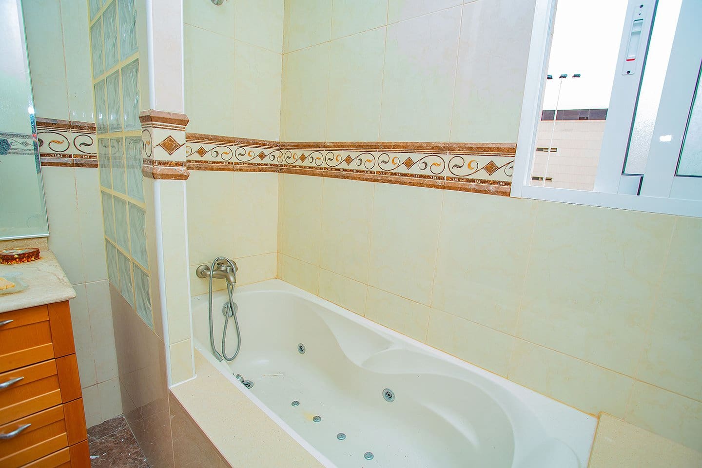 4 sovrum Lägenhet till salu i Torrevieja med garage - 188 000 € (Ref: 7131392)