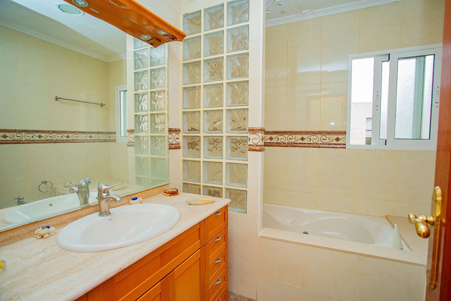 4 sovrum Lägenhet till salu i Torrevieja med garage - 188 000 € (Ref: 7131392)