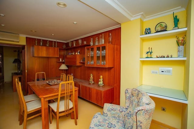 4 sovrum Lägenhet till salu i Centro, Torrevieja med garage - 188 000 € (Ref: 7131392)