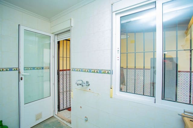 4 sovrum Lägenhet till salu i Centro, Torrevieja med garage - 188 000 € (Ref: 7131392)