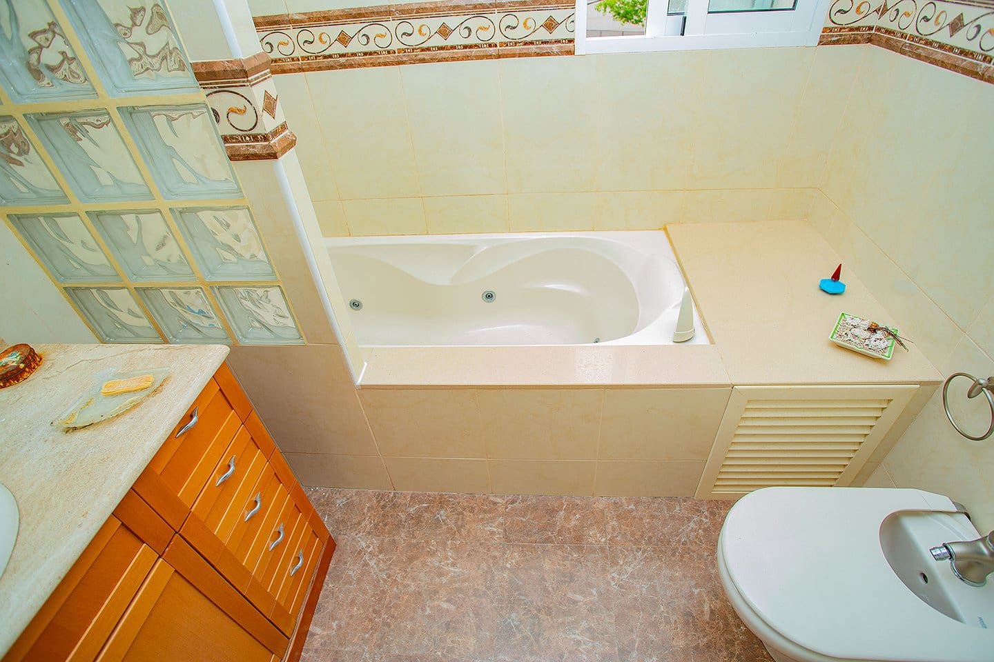 4 sovrum Lägenhet till salu i Torrevieja med garage - 188 000 € (Ref: 7131392)