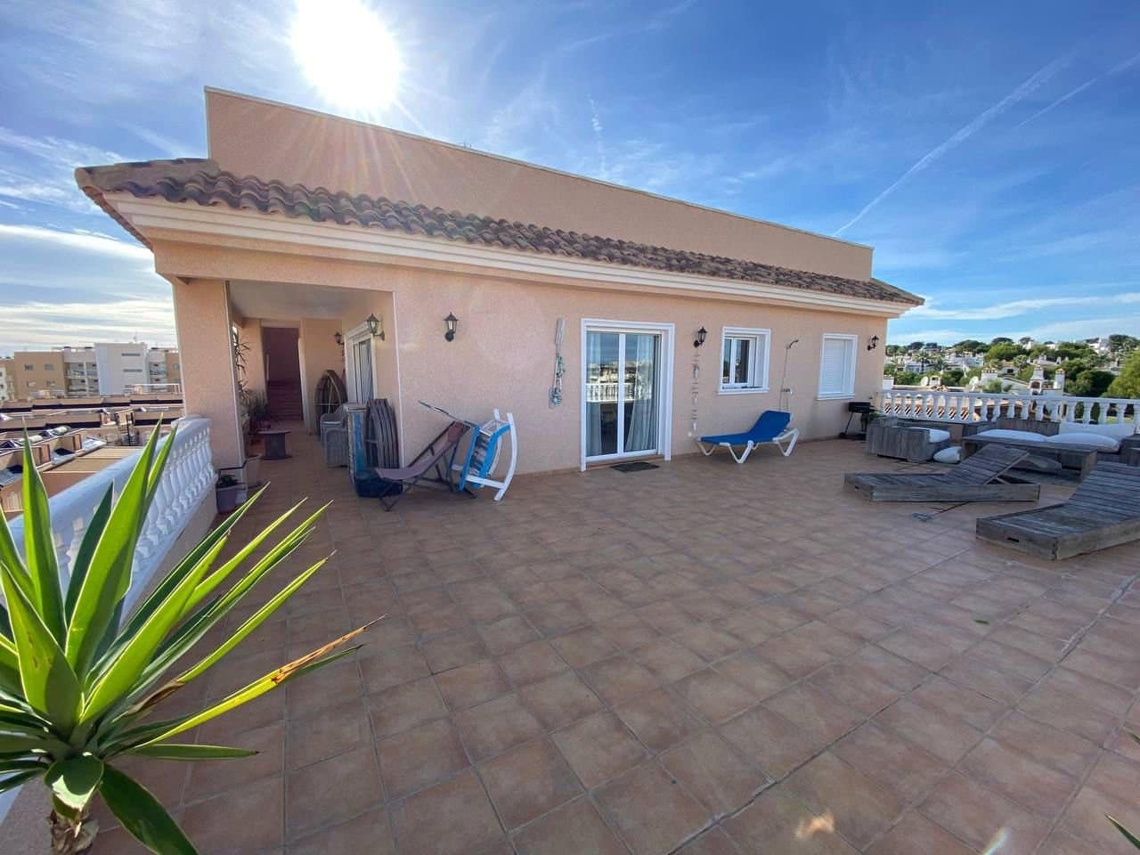 3 makuuhuone Huoneisto myytävänä paikassa Villamartin mukana uima-altaan 
autotalli - 385 000 € (Ref: 7268731)