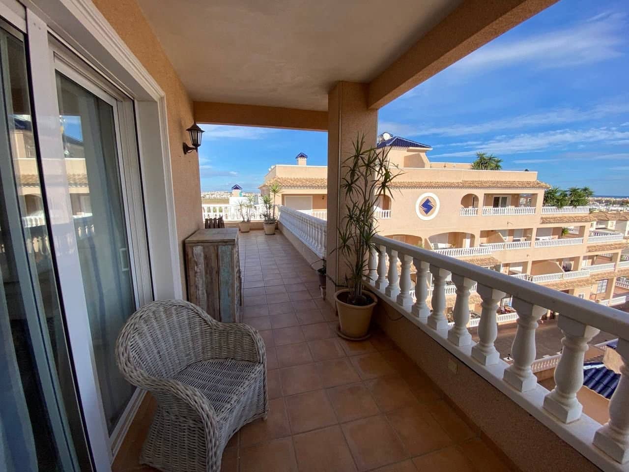 3 makuuhuone Huoneisto myytävänä paikassa Villamartin mukana uima-altaan 
autotalli - 385 000 € (Ref: 7268731)