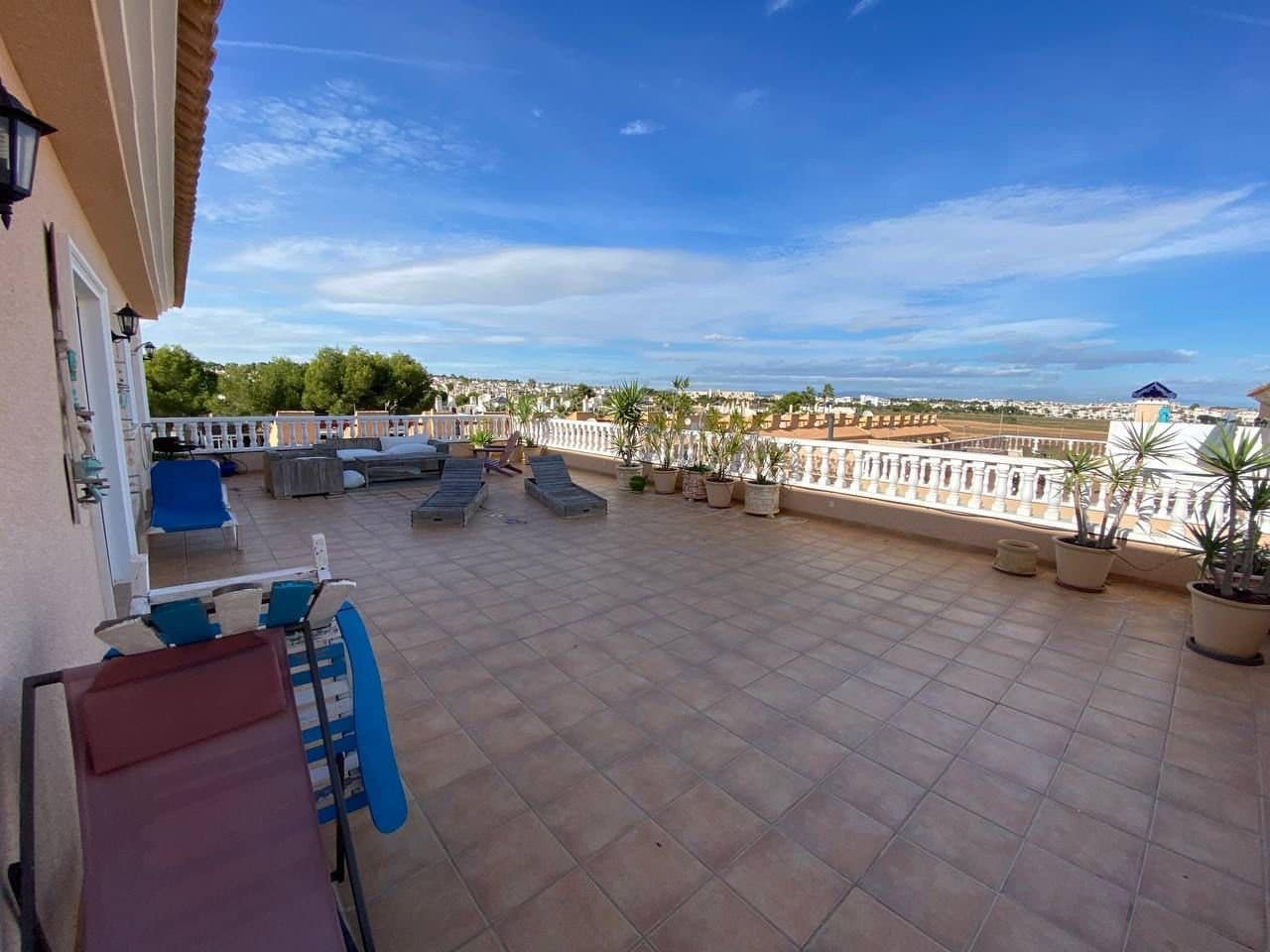 3 makuuhuone Huoneisto myytävänä paikassa Villamartin mukana uima-altaan 
autotalli - 385 000 € (Ref: 7268731)