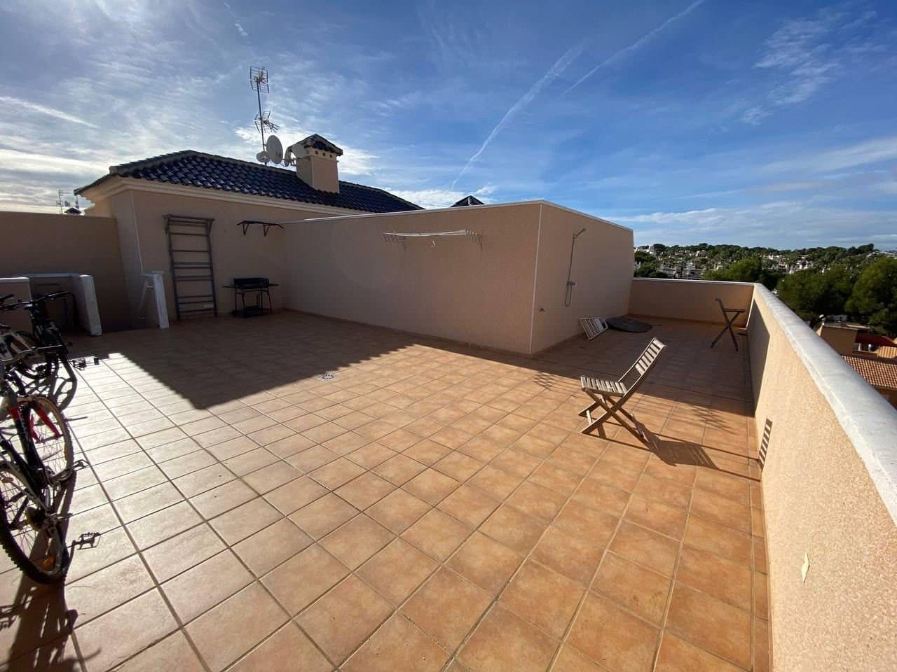 3 makuuhuone Huoneisto myytävänä paikassa Villamartin mukana uima-altaan 
autotalli - 385 000 € (Ref: 7268731)