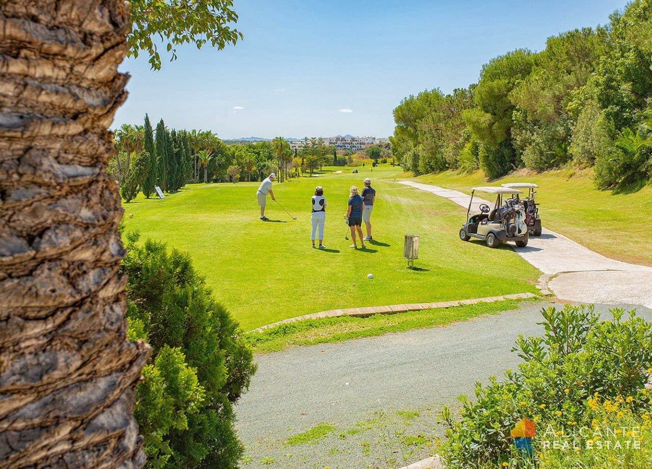 3 slaapkamer Appartement te koop in Villamartin met zwembad - € 325.000 (Ref: 7344366)