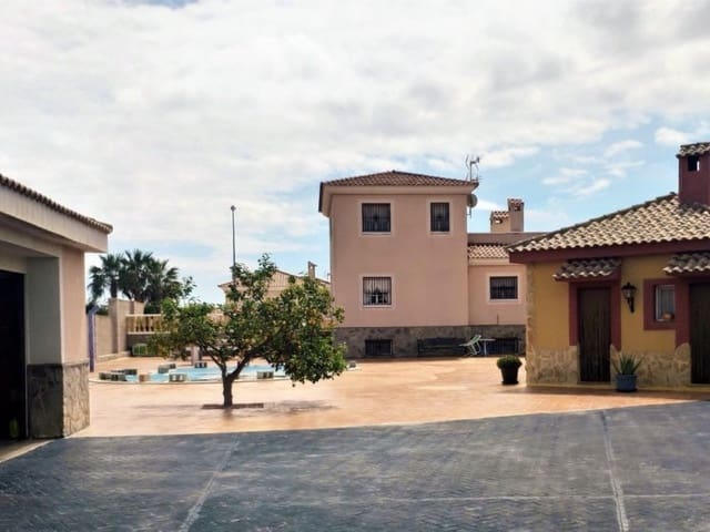4 soverom Villa til salgs i Alicante by med svømmebasseng - € 410 000 (Ref: 7441111)