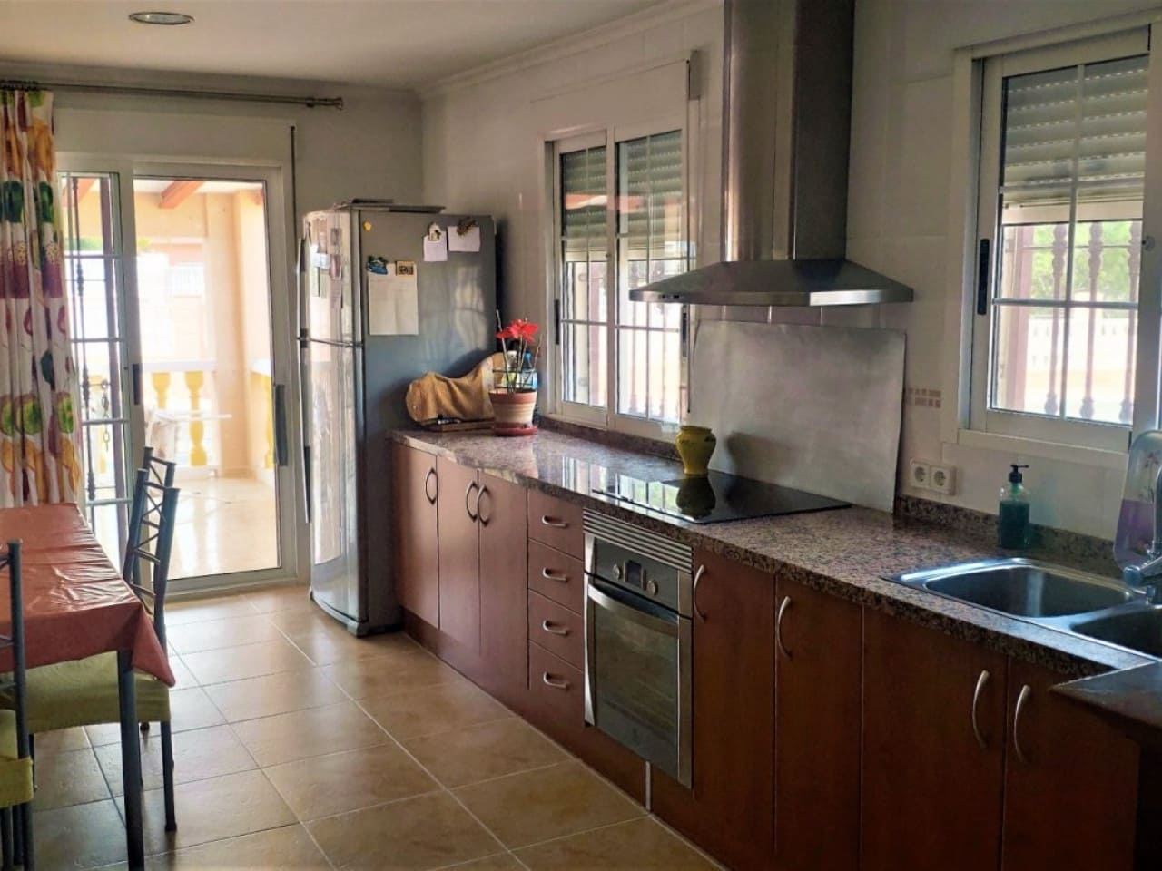 4 soverom Villa til salgs i Alicante by med svømmebasseng - € 410 000 (Ref: 7441111)