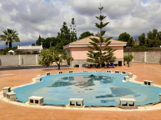 4 soverom Villa til salgs i Alicante by med svømmebasseng - € 410 000 (Ref: 7441111)