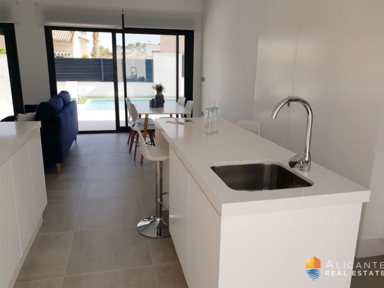 3 bedroom Villa for sale in Pinar de Campoverde with pool - € 422,500 (Ref: 7552695)