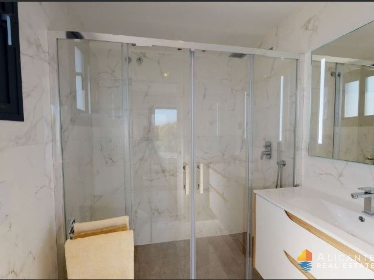 3 sovrum Villa till salu i La Nucia med pool - 600 000 € (Ref: 7552700)