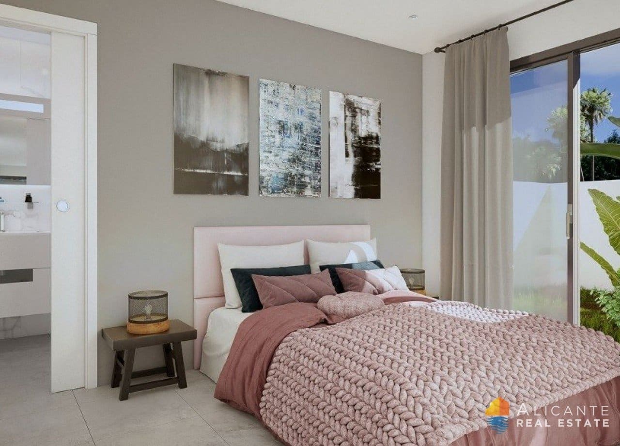 3 sovrum Villa till salu i Daya Nueva med pool - 299 000 € (Ref: 7552837)