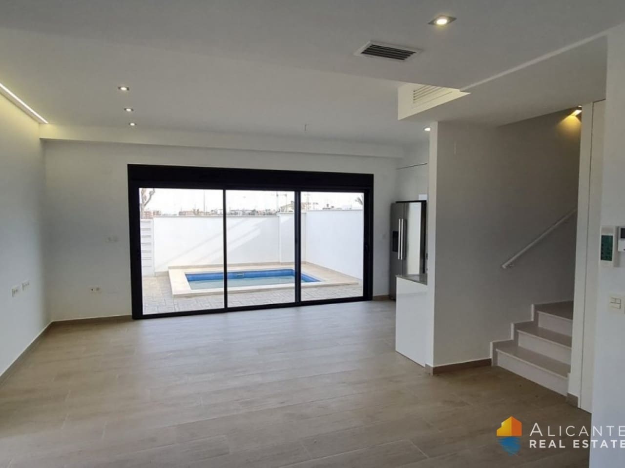3 sovrum Villa till salu i Orihuela Costa med pool - 449 900 € (Ref: 7558561)