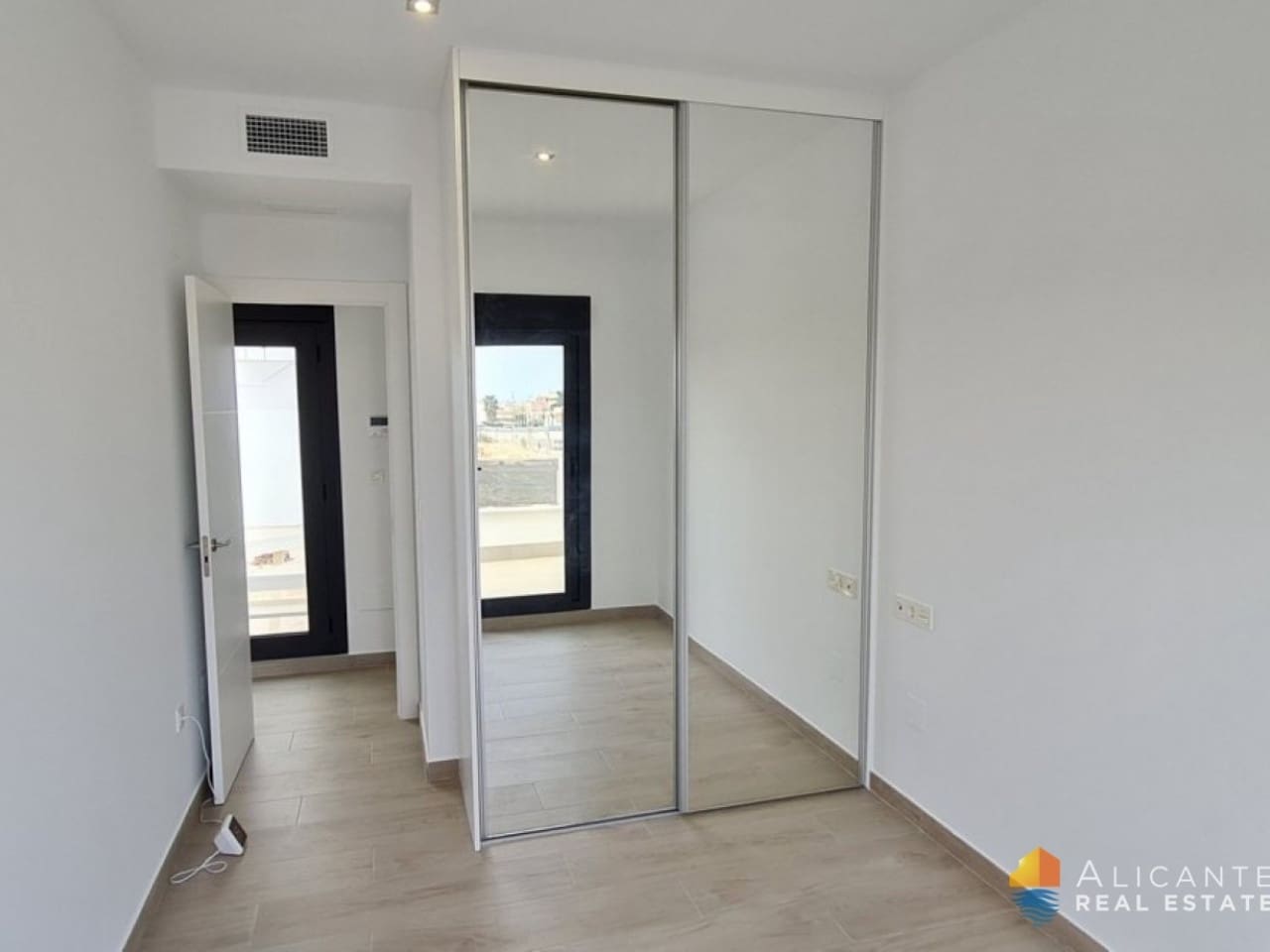 3 sovrum Villa till salu i Orihuela Costa med pool - 449 900 € (Ref: 7558561)