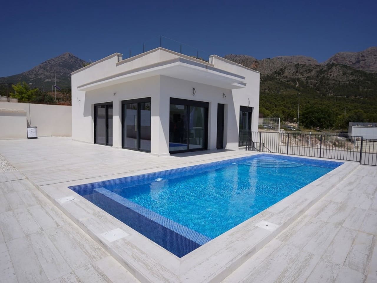 3 bedroom Villa for sale in Polop with pool - € 500,000 (Ref: 7558616)