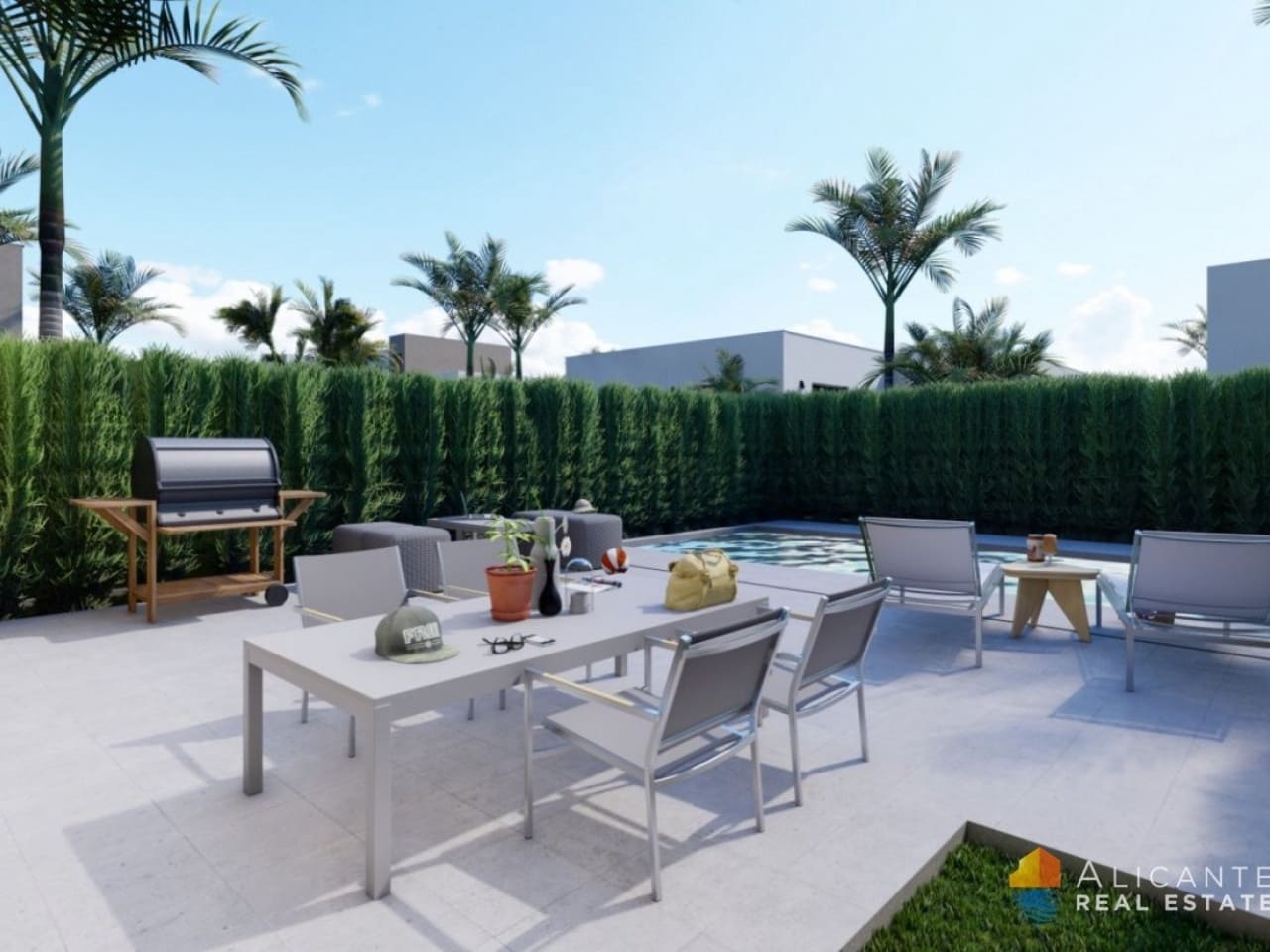 3 sypialnia Willa na sprzedaż w Estrella de Mar z basenem - 384 000 € (Ref: 7558653)