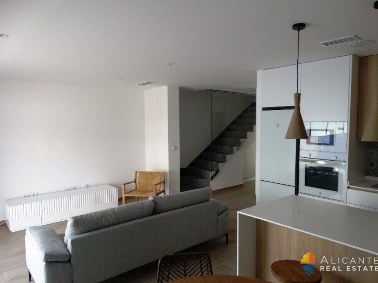 Chalet de 3 habitaciones en Pilar de la Horadada en venta con piscina - 379.900 € (Ref: 7558763)