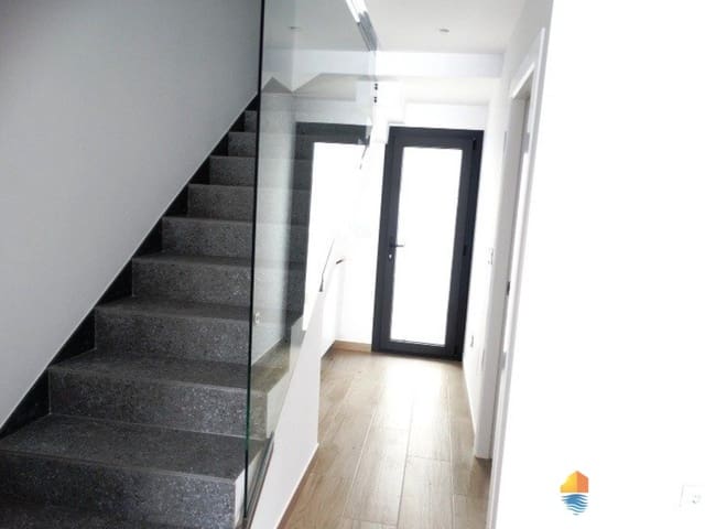 Chalet de 3 habitaciones en Pilar de la Horadada ciudad, Pilar de la Horadada en venta con piscina - 379.900 € (Ref: 7558763)