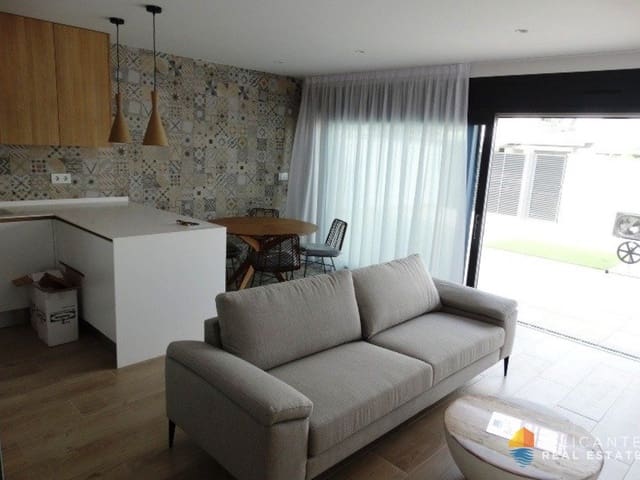 Chalet de 3 habitaciones en Pilar de la Horadada ciudad, Pilar de la Horadada en venta con piscina - 379.900 € (Ref: 7558763)