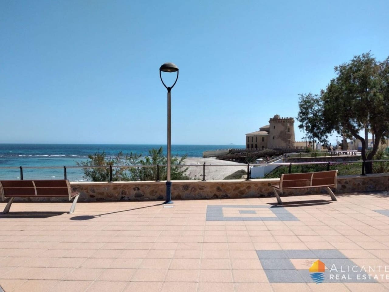 Chalet de 3 habitaciones en Pilar de la Horadada en venta con piscina - 1.795.000 € (Ref: 7558769)