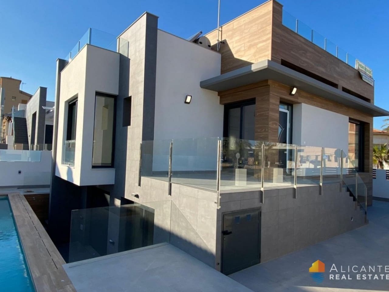 4 slaapkamer Villa te koop in La Mata met zwembad - € 940.000 (Ref: 7558815)