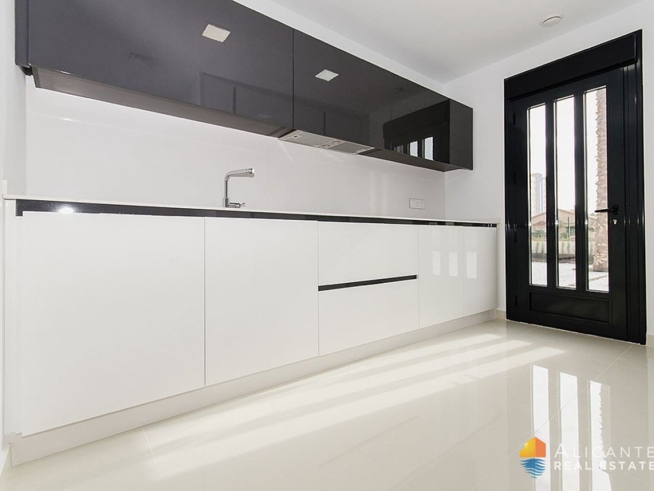 4 slaapkamer Villa te koop in Campoamor met zwembad - € 995.000 (Ref: 7558829)