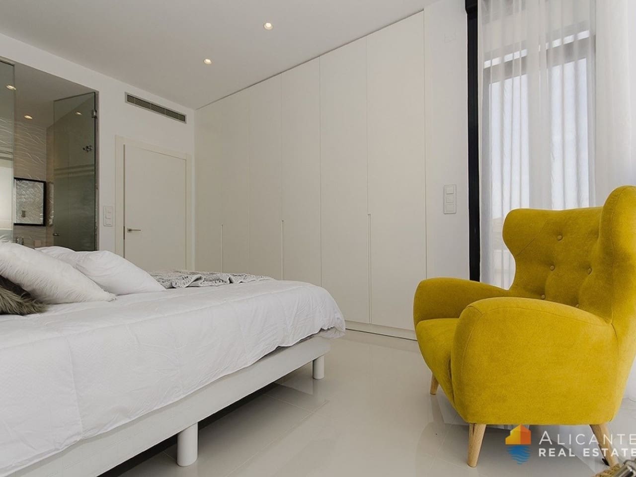 4 slaapkamer Villa te koop in Campoamor met zwembad - € 995.000 (Ref: 7558829)