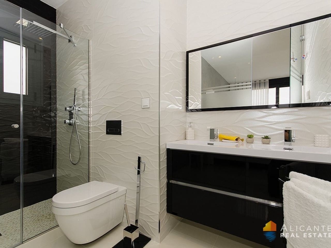 4 slaapkamer Villa te koop in Campoamor met zwembad - € 995.000 (Ref: 7558829)