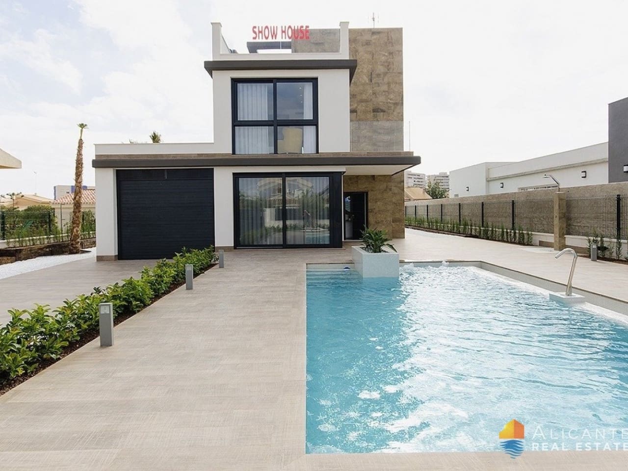 4 slaapkamer Villa te koop in Campoamor met zwembad - € 995.000 (Ref: 7558829)