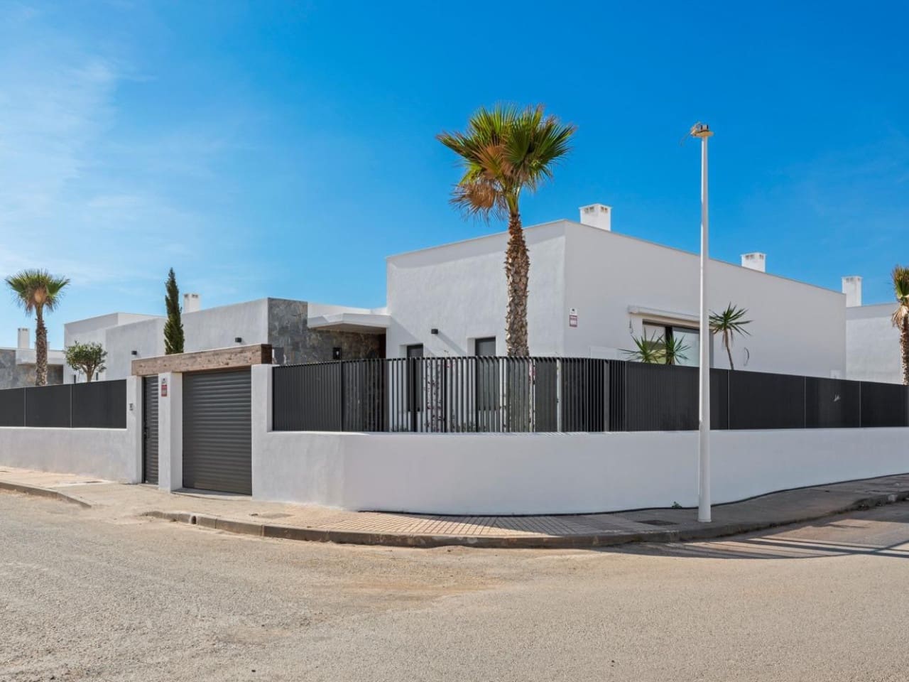 3 soveværelse Villa til salg i Mar de Cristal med swimmingpool - € 549.000 (Ref: 7558850)