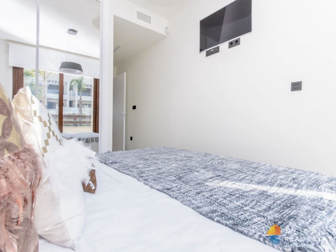 2 bedroom Villa for sale in Los Balcones with pool - € 275,000 (Ref: 7561711)