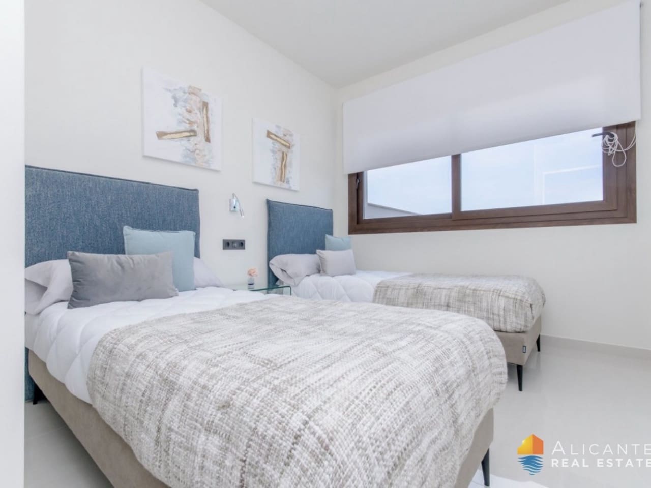 2 bedroom Villa for sale in Los Balcones with pool - € 275,000 (Ref: 7561711)