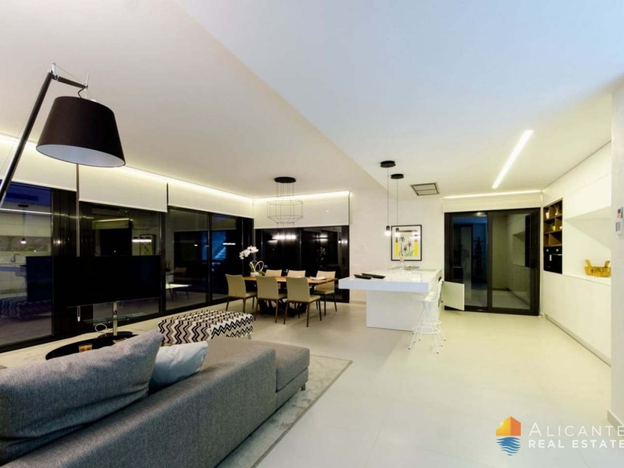 4 sovrum Villa till salu i Campoamor med pool - 1 195 000 € (Ref: 7561737)